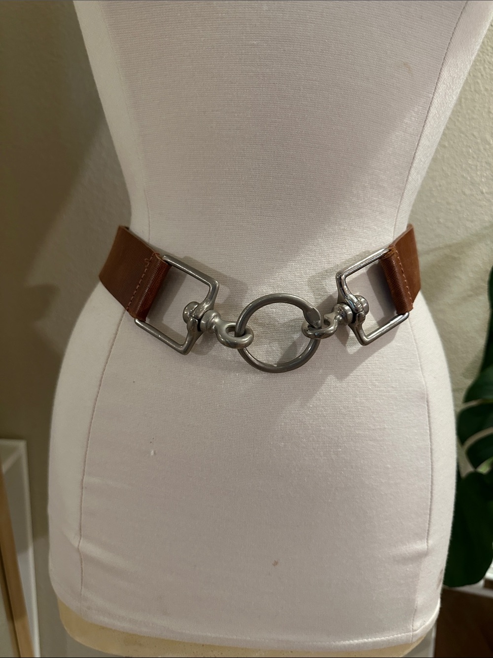 DKNY LEATHER BELT adjustable strap size small Made in USA metal /leather
